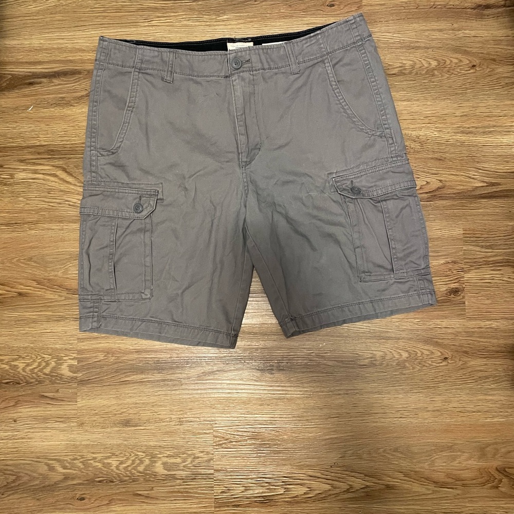 Trinity Men's Gray Cargo Shorts Size 38